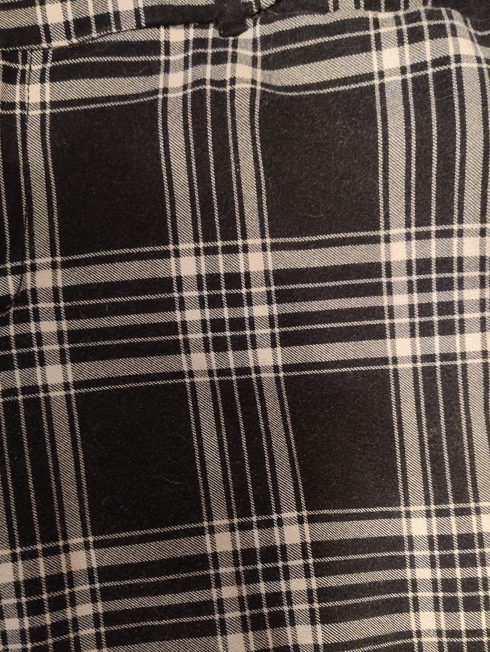Old Navy Black and White Plaid Pixie Pants - Picture 3 of 10